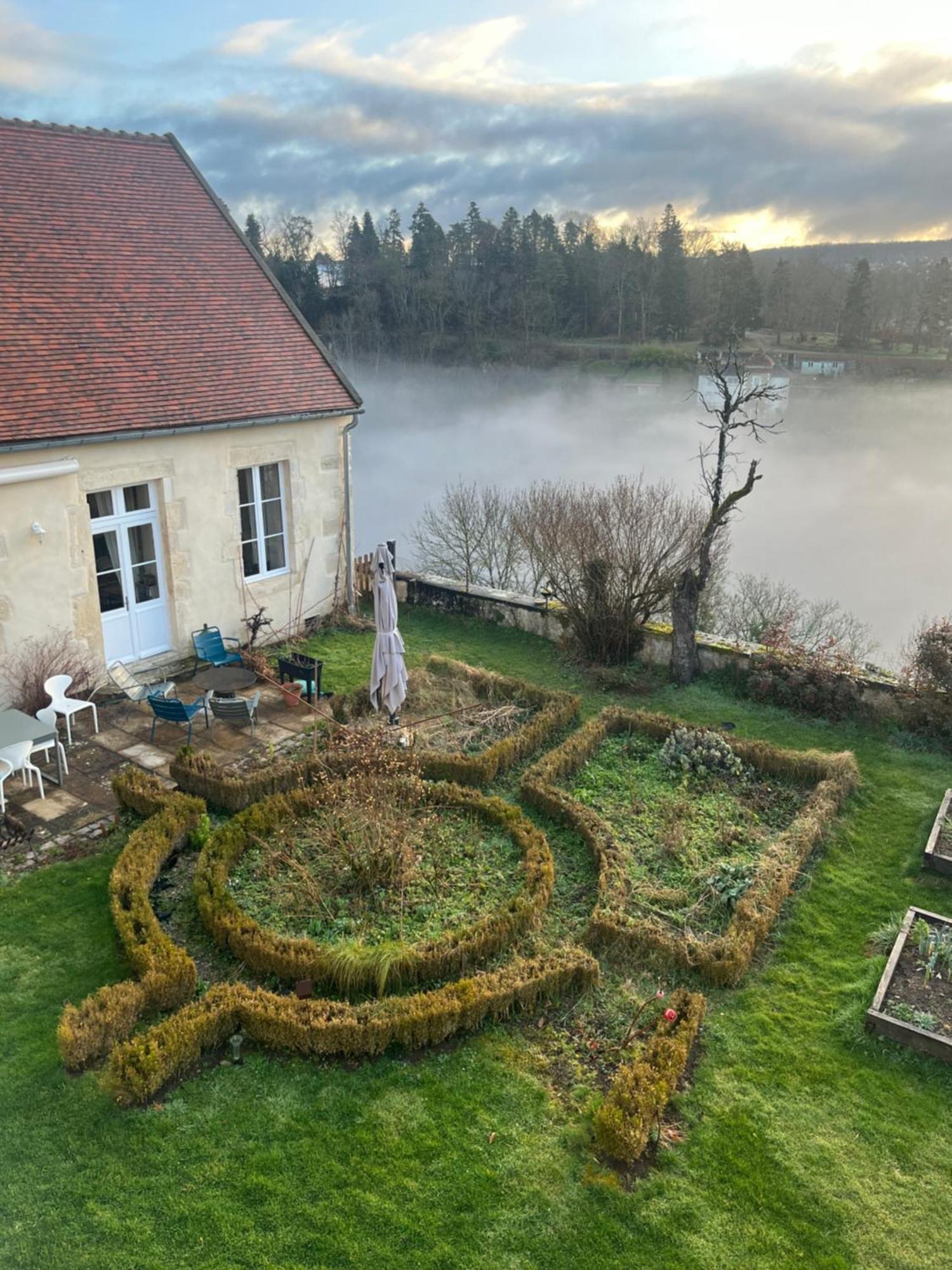 Maison De Noble Nicolas Avallon Exterior photo